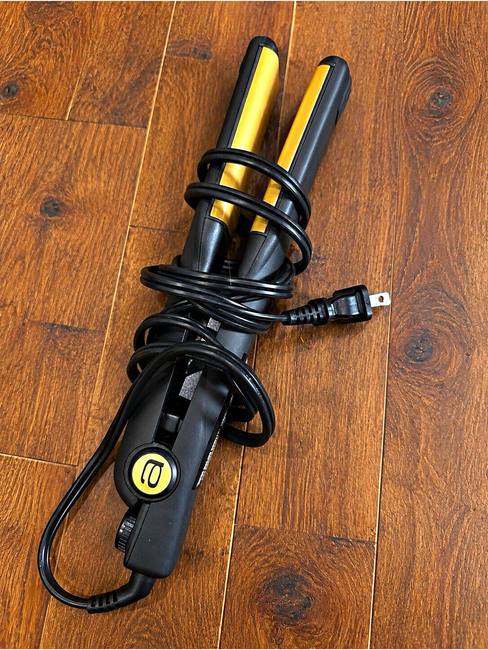 Andis Tourmaline Nanoceramic Flat Iron Straightener, Indicator Light, Black/Gold